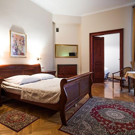 Aparthotel Basztowa Краков Экстерьер фото