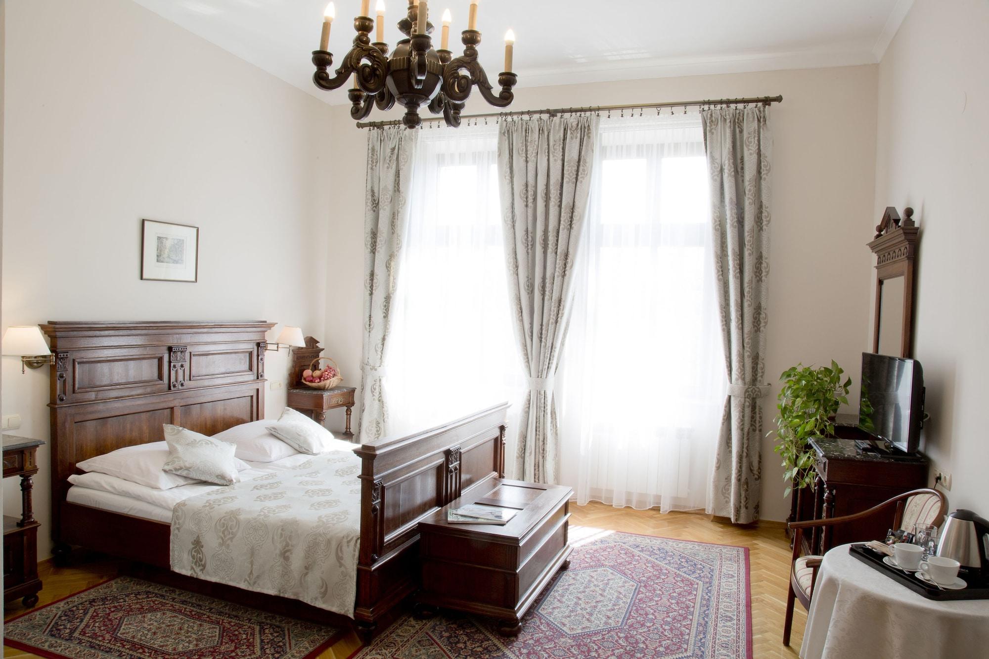 Aparthotel Basztowa Краков Экстерьер фото