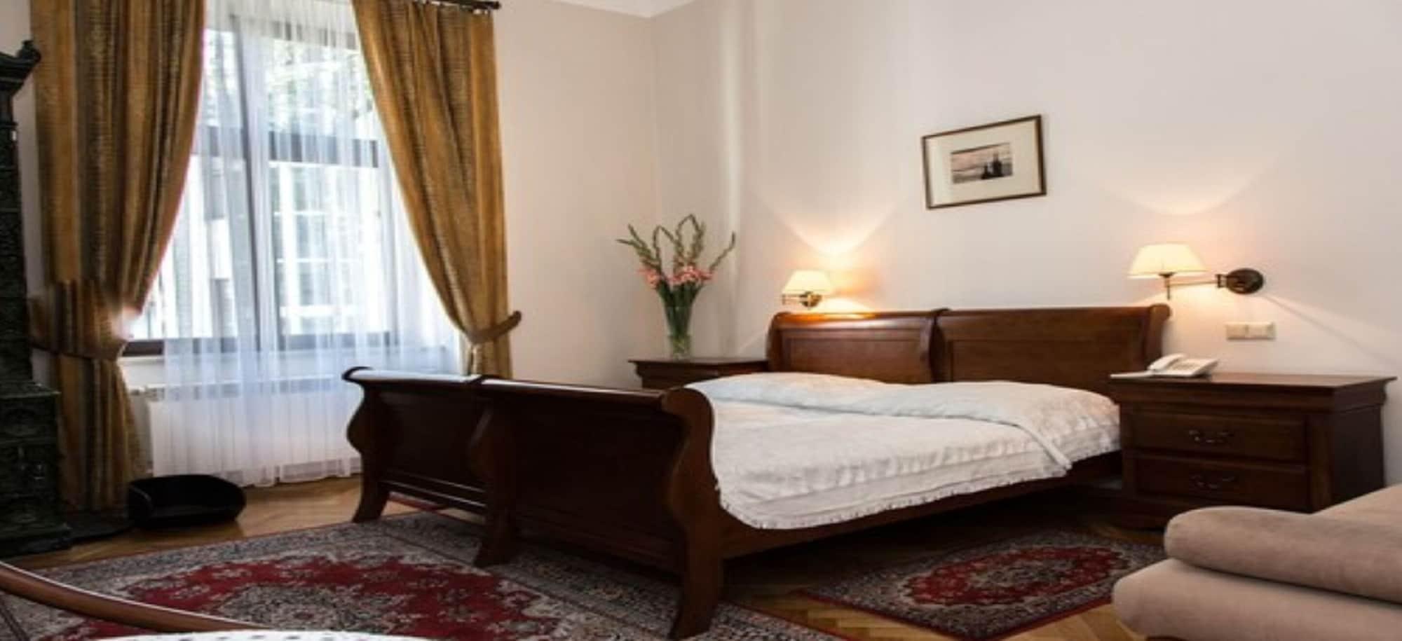 Aparthotel Basztowa Краков Экстерьер фото
