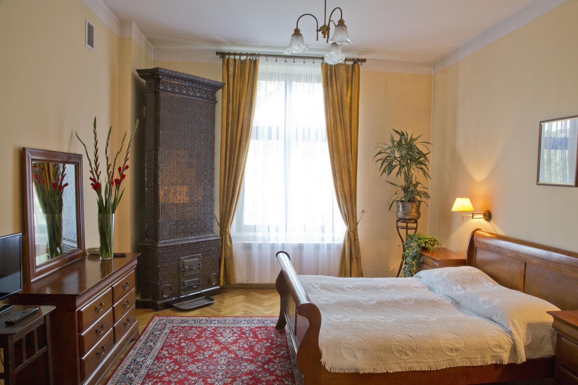 Aparthotel Basztowa Краков Экстерьер фото