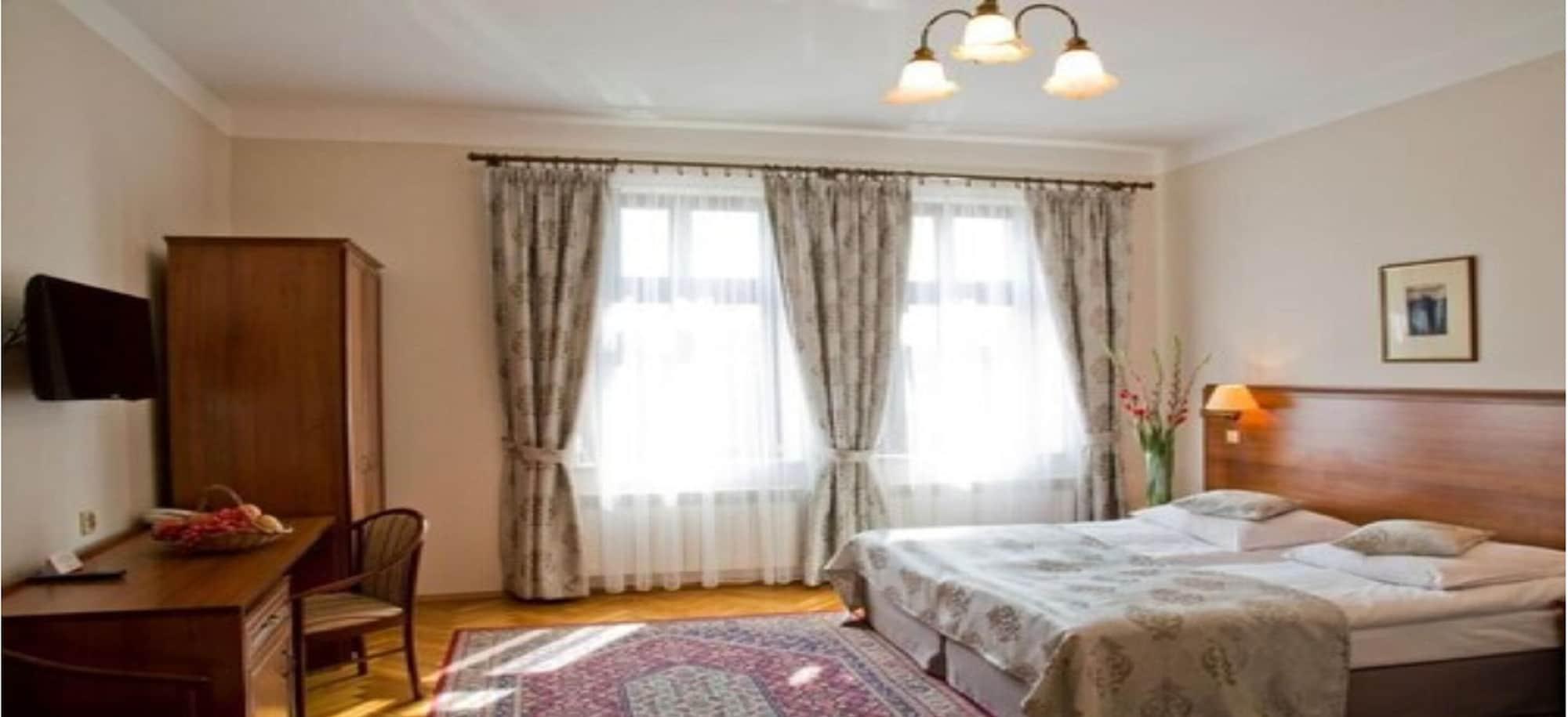 Aparthotel Basztowa Краков Экстерьер фото