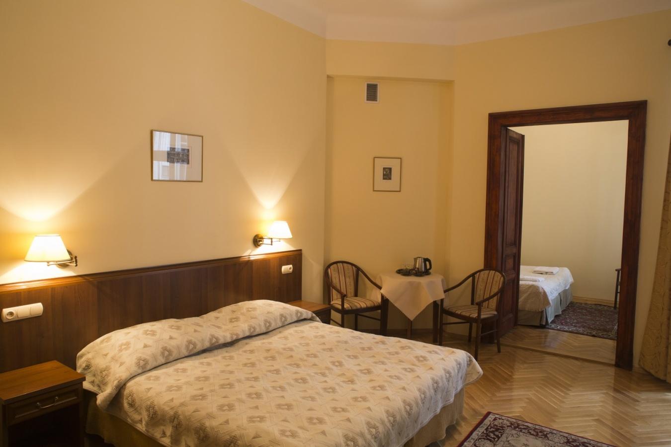 Aparthotel Basztowa Краков Экстерьер фото