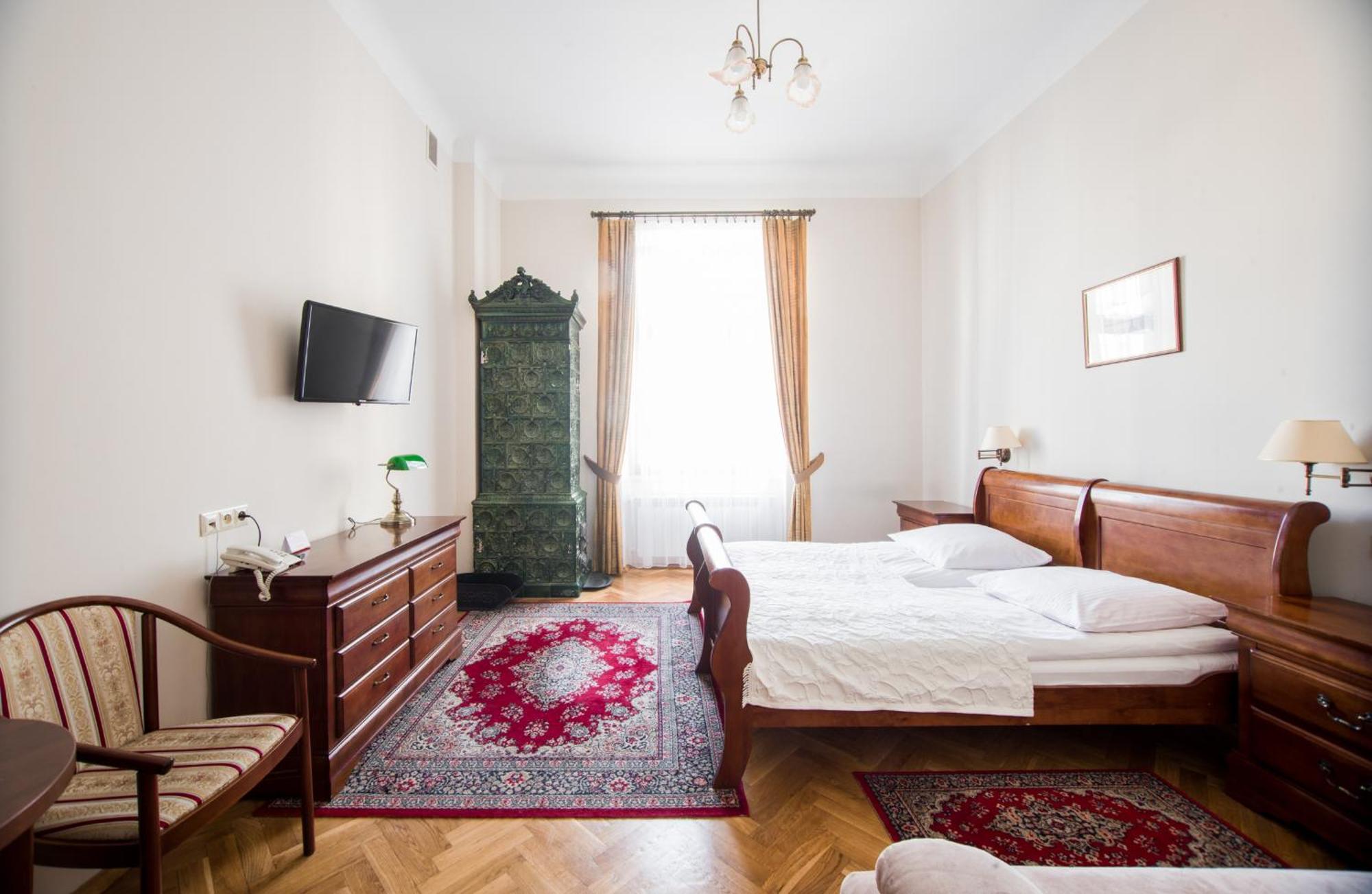 Aparthotel Basztowa Краков Экстерьер фото