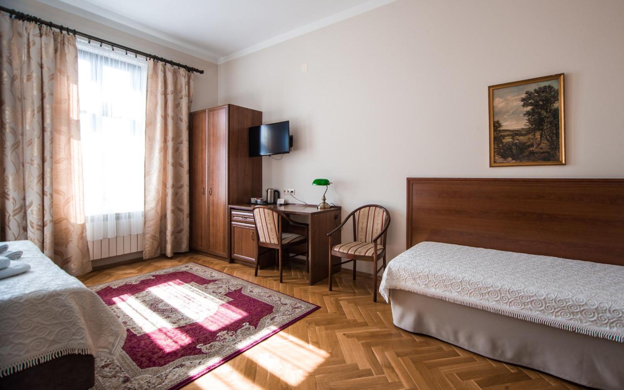 Aparthotel Basztowa Краков Экстерьер фото