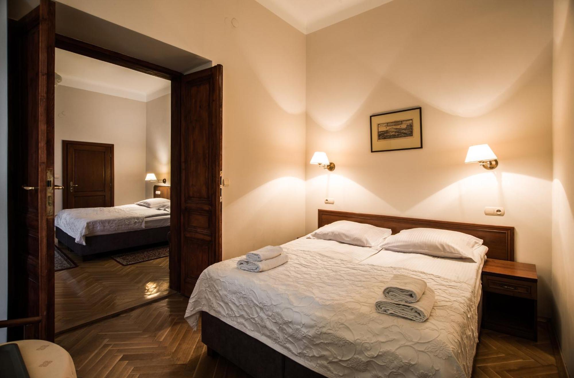 Aparthotel Basztowa Краков Экстерьер фото