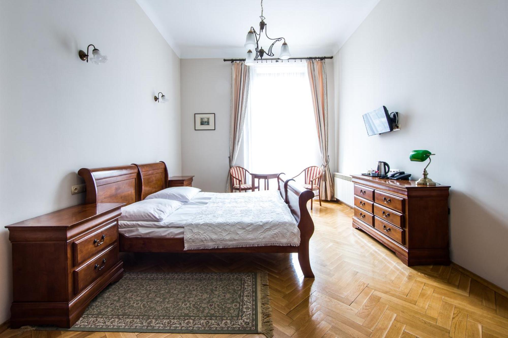 Aparthotel Basztowa Краков Экстерьер фото
