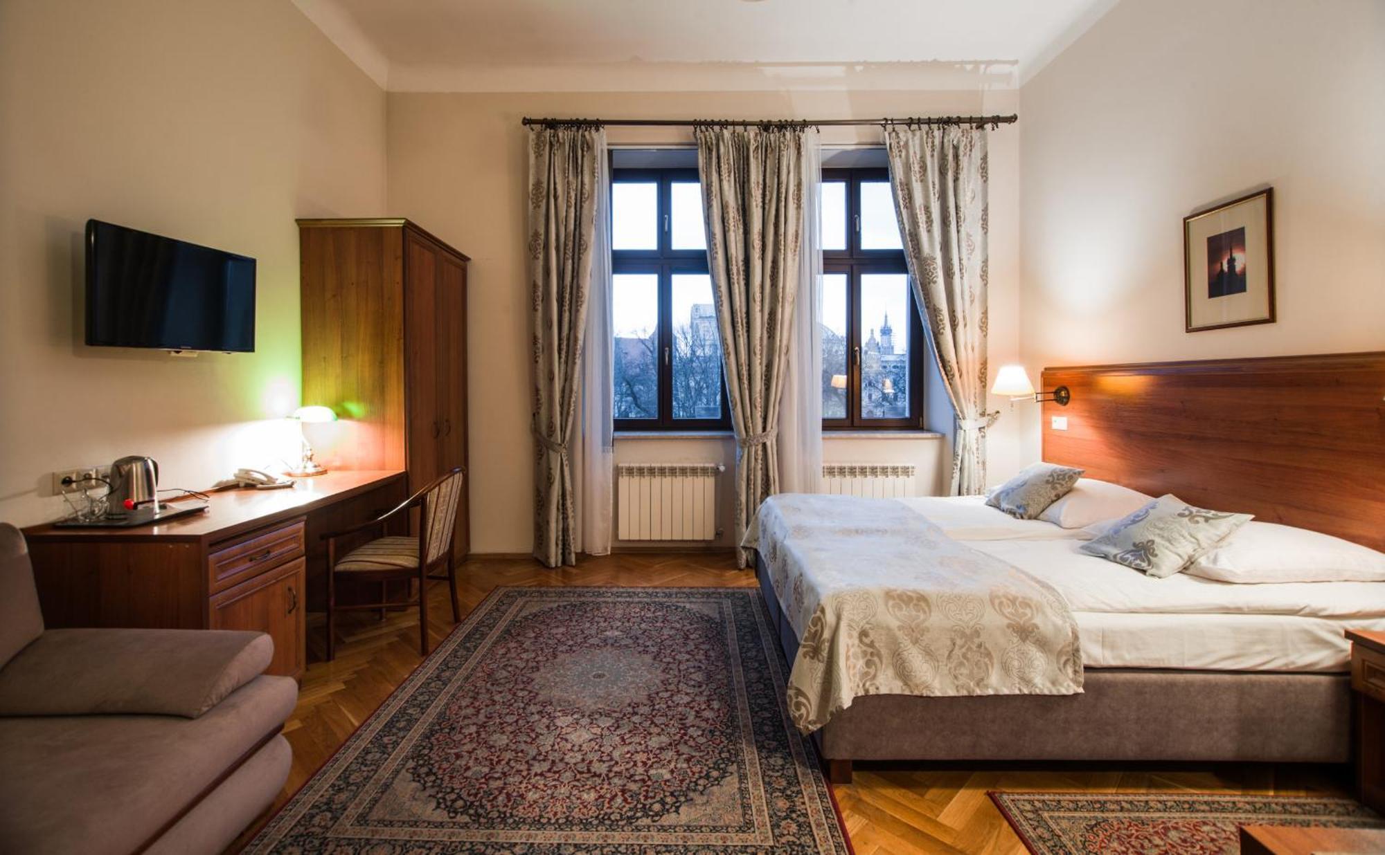 Aparthotel Basztowa Краков Экстерьер фото