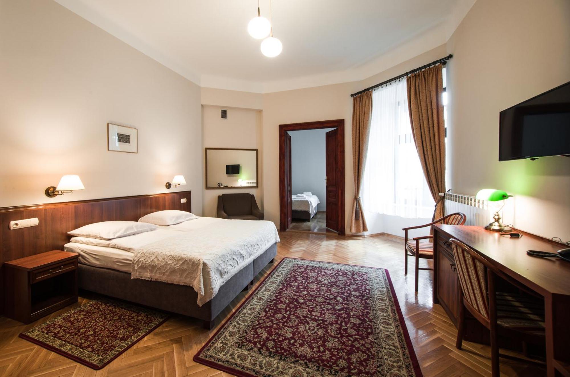Aparthotel Basztowa Краков Экстерьер фото